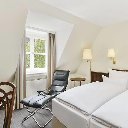 Hotel Kloesterle Noerdlingen - In Kuerze Elaya Hotel Kloesterle Нёрдлинген Экстерьер фото