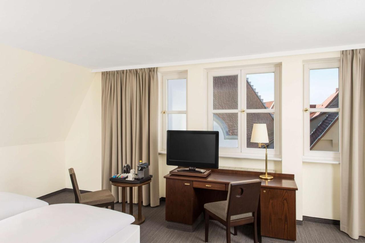 Hotel Kloesterle Noerdlingen - In Kuerze Elaya Hotel Kloesterle Нёрдлинген Экстерьер фото