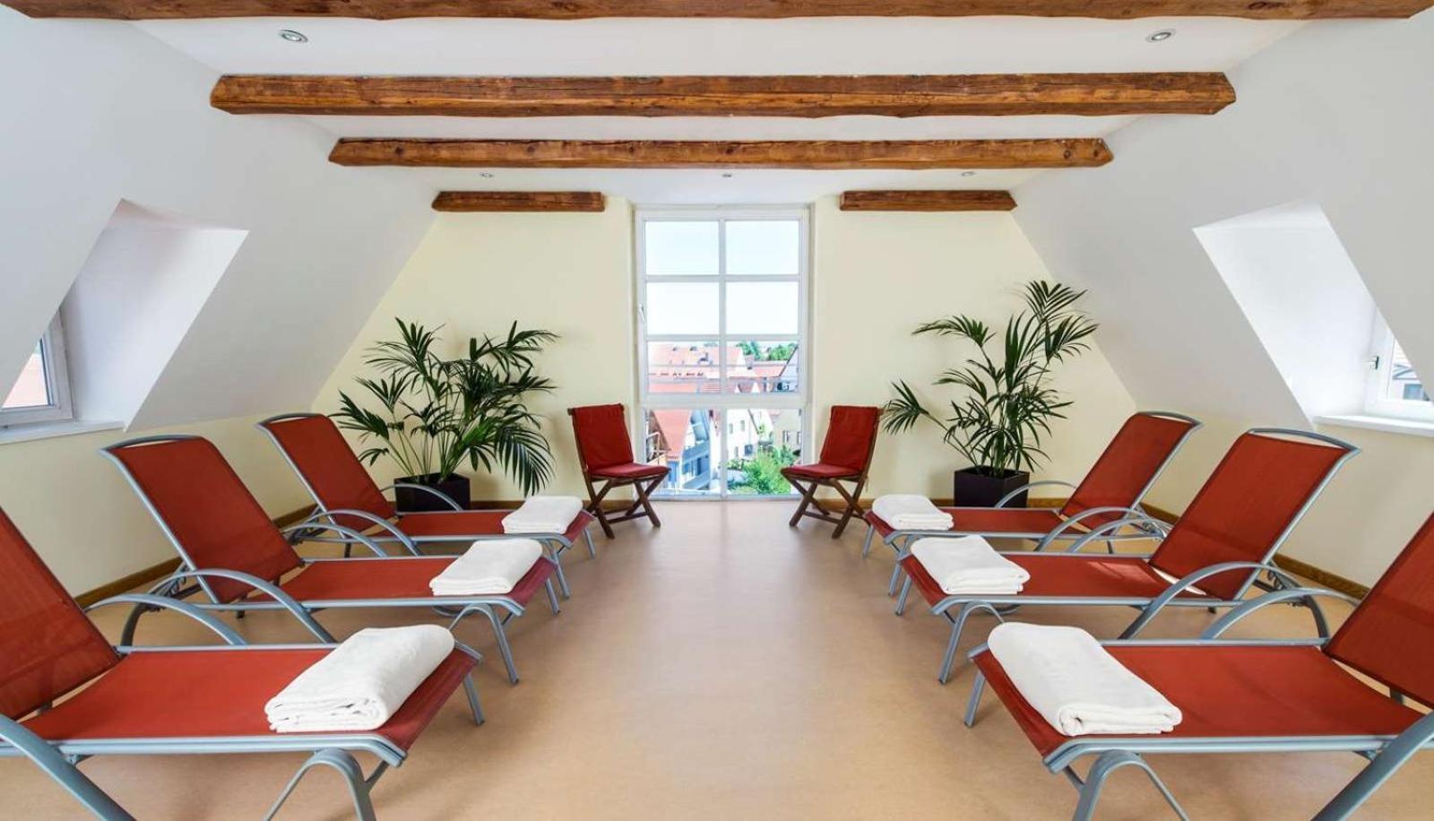 Hotel Kloesterle Noerdlingen - In Kuerze Elaya Hotel Kloesterle Нёрдлинген Экстерьер фото