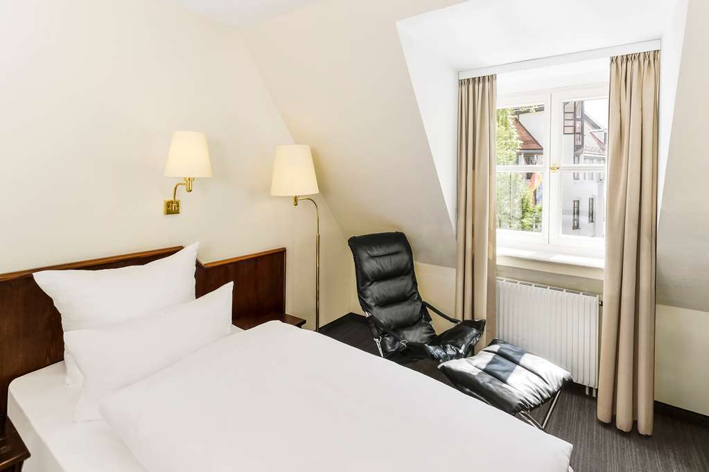 Hotel Kloesterle Noerdlingen - In Kuerze Elaya Hotel Kloesterle Нёрдлинген Удобства фото
