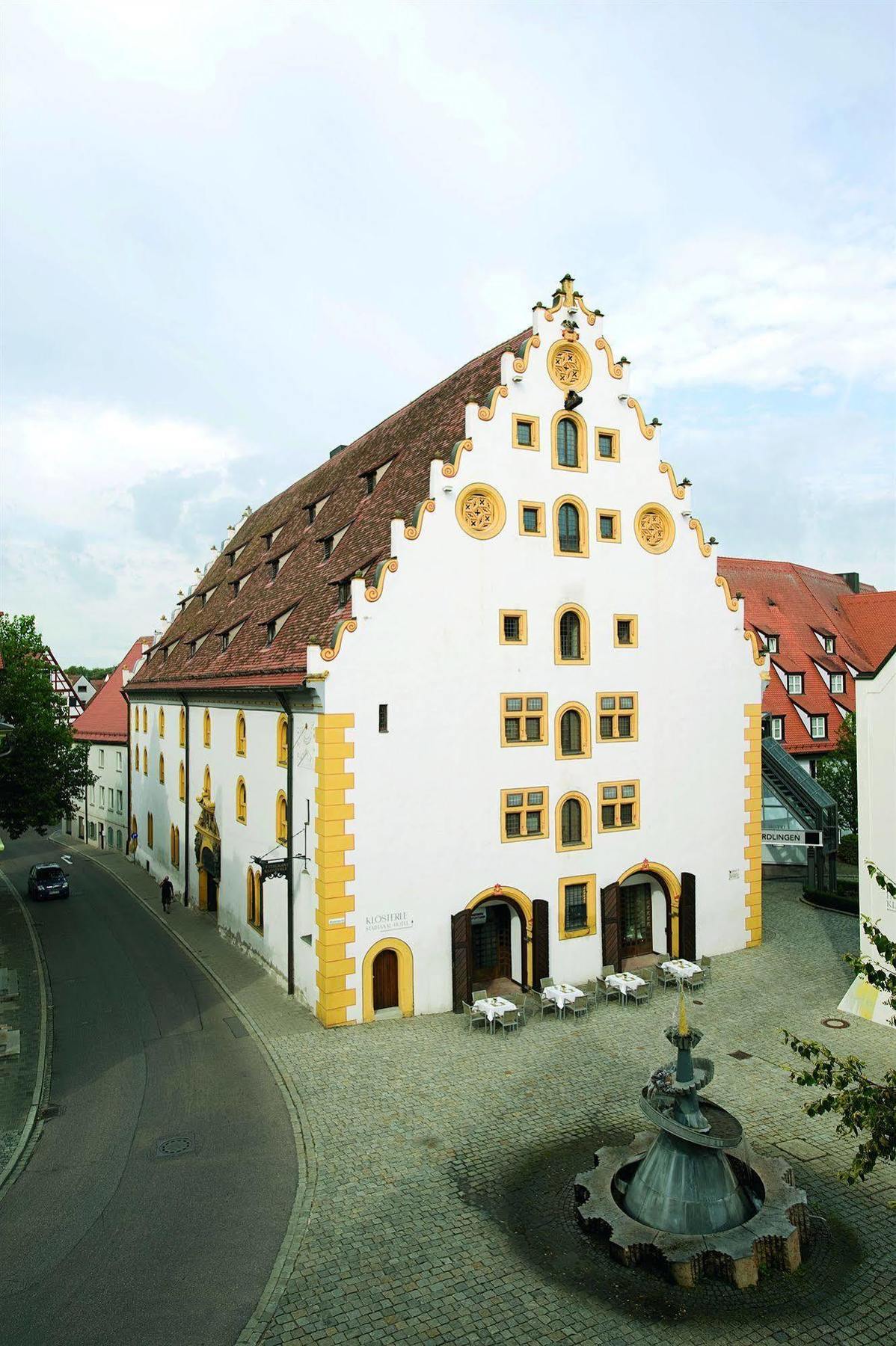Hotel Kloesterle Noerdlingen - In Kuerze Elaya Hotel Kloesterle Нёрдлинген Экстерьер фото