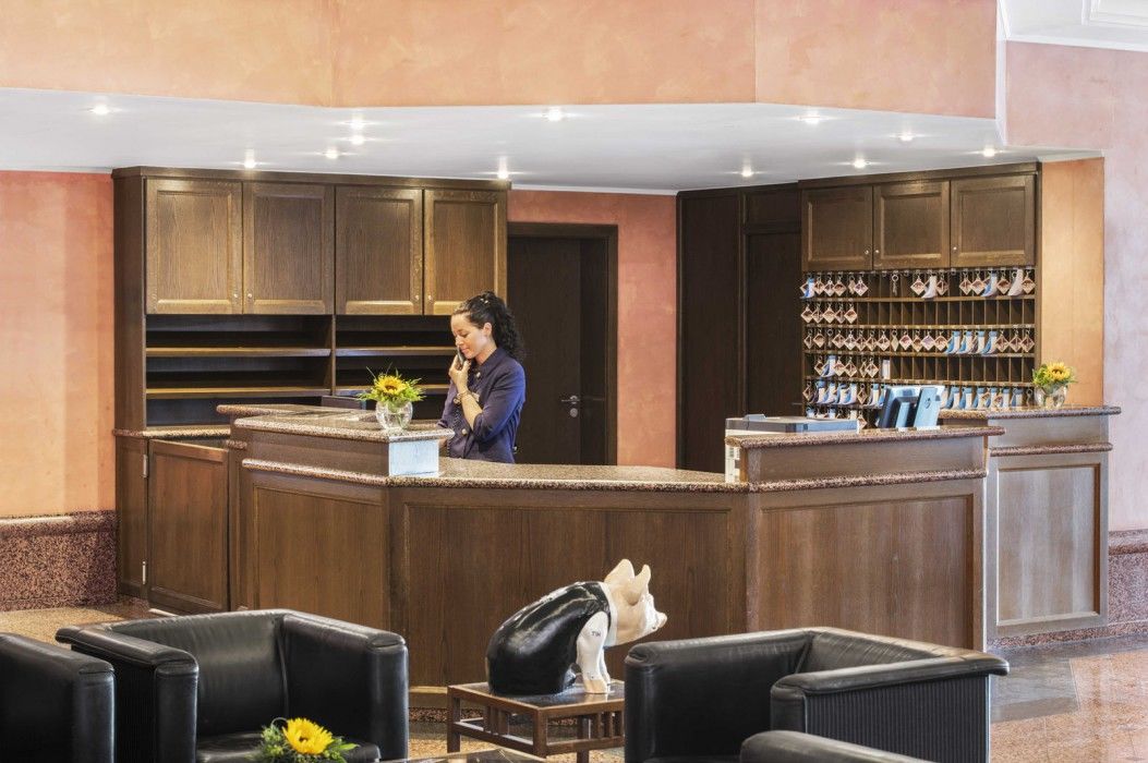 Hotel Kloesterle Noerdlingen - In Kuerze Elaya Hotel Kloesterle Нёрдлинген Экстерьер фото